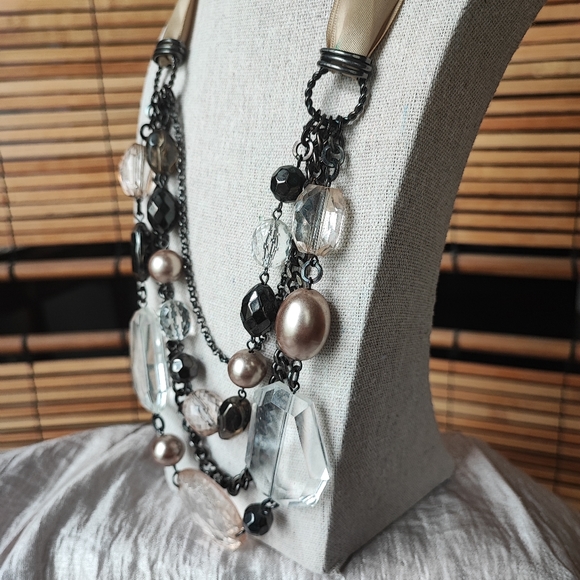 NY Co Ribbon Lucite Bauble Oversized Statement Necklace Faux Pearls Gunmetal - Picture 3 of 15